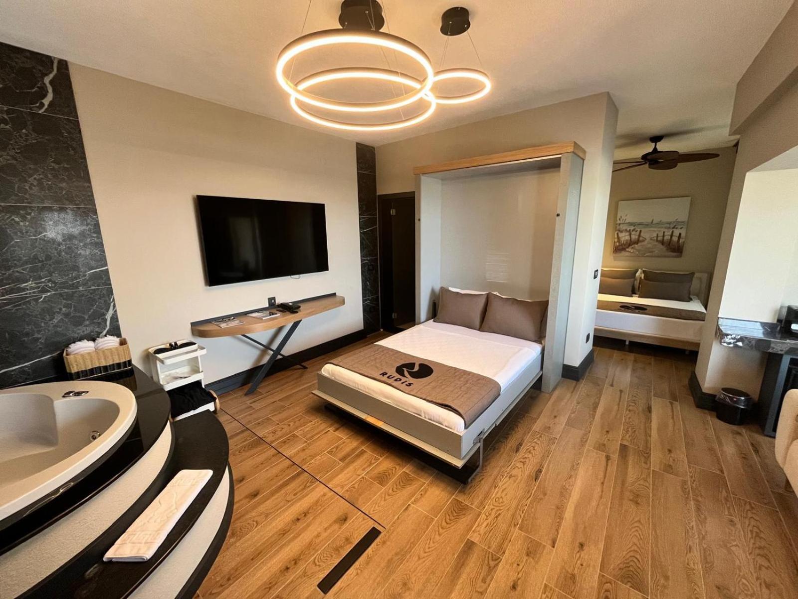 Rudis Hotel Narlidere Extérieur photo